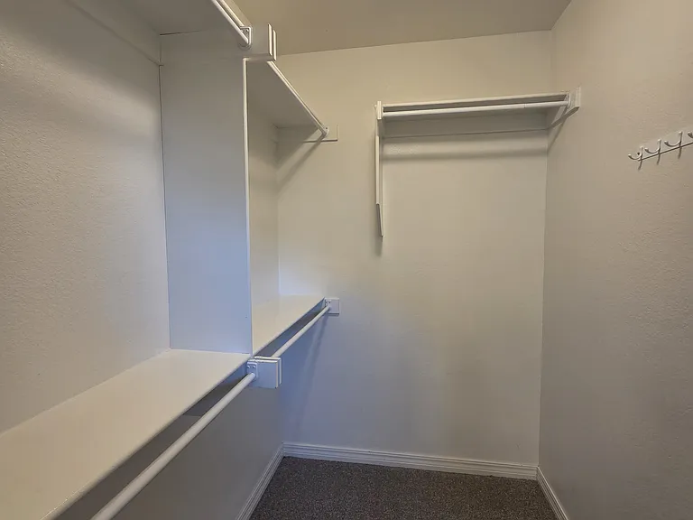 404 W Gillian Ave — Photo 10