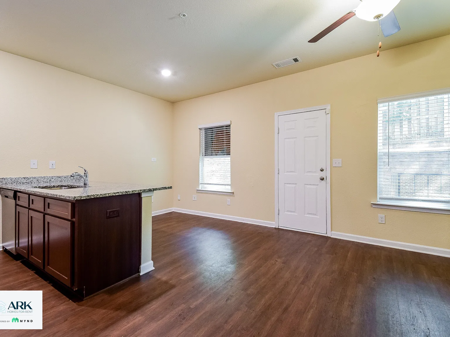 3 bed, 2.5 bath, 1423 sqft, $1,729 — Photo 4