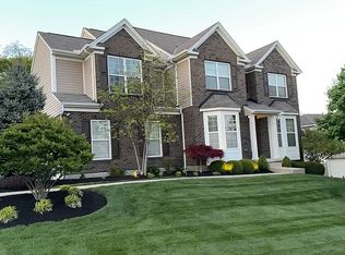 5848 Emerald Lake Dr, Fairfield, OH 45014