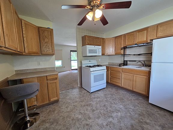 4th image of 2317 23rd Street Ct
