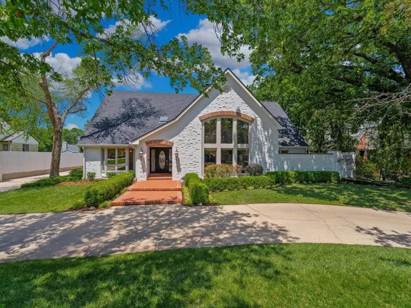 24 E Douglas Ave, Wichita, KS 67206