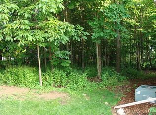 233 Burning Tree Ct, Wrightstown, WI 54180