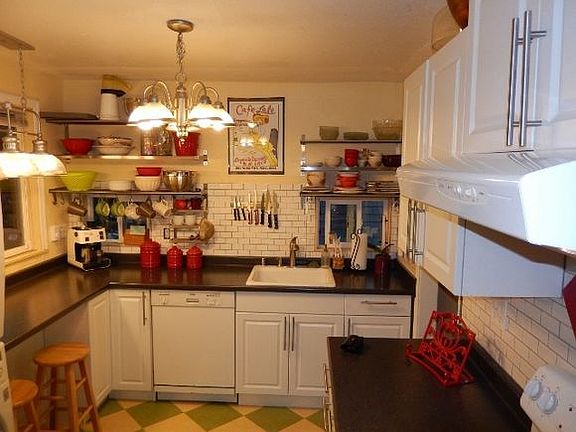4th image of 2028 E Morton St