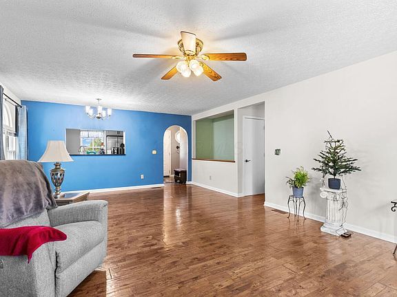3rd image of 4747 Albrook Dr
