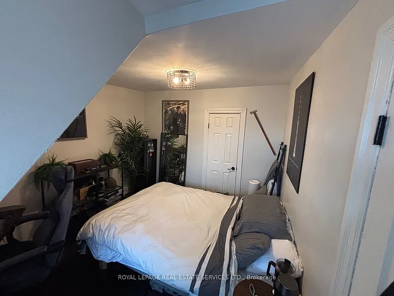 263 Grace St #2 — Photo 18