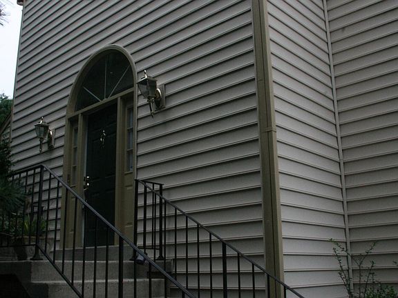 2nd image of 4646 Luxberry Dr