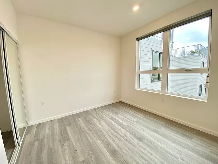 1830 Alemany — Photo 13