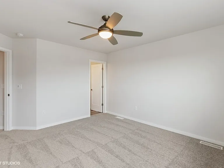 2229 Saint Andrews Dr — Photo 15