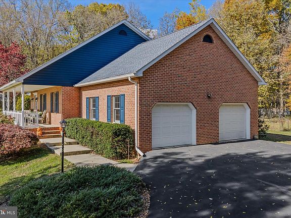 4th image of 293 Miranda Ct