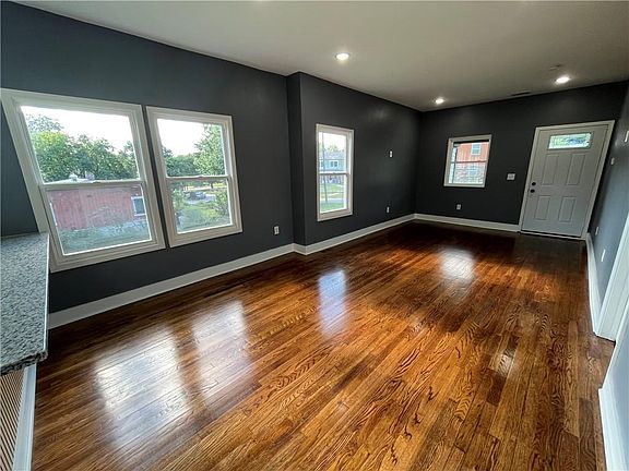 3rd image of 1027 Ohio Ave