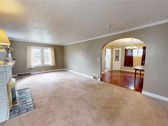 5th image of 277 E 194th St