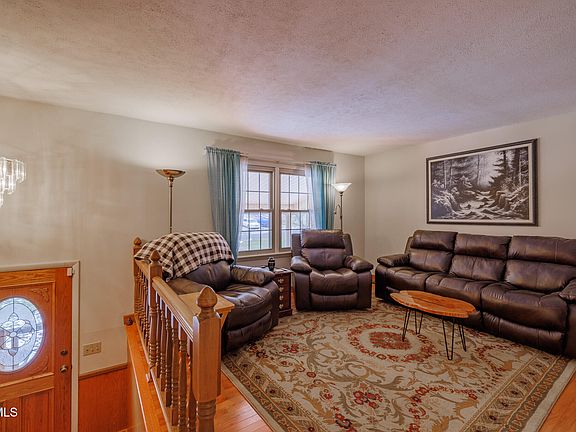 3rd image of 104 Chappell Rd