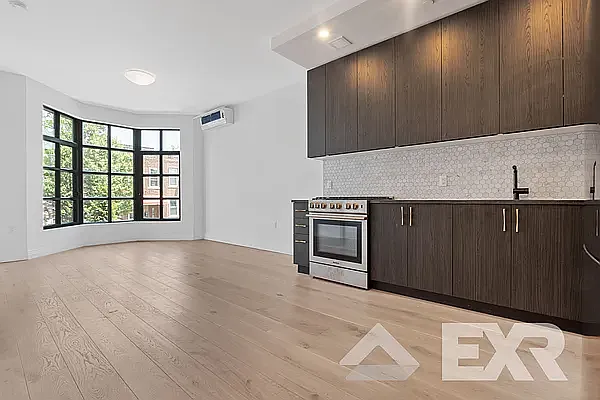875 4th Avenue — Photo 3