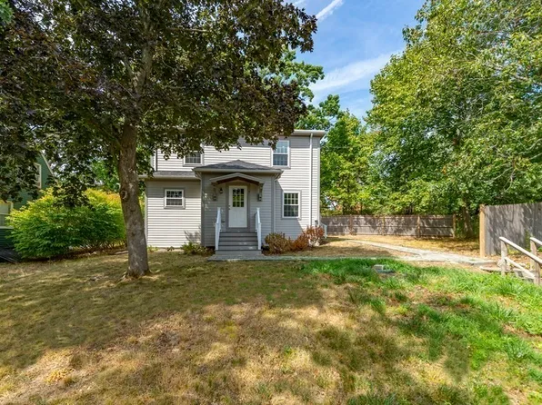 7 Dana Rd, West Roxbury, MA 02132