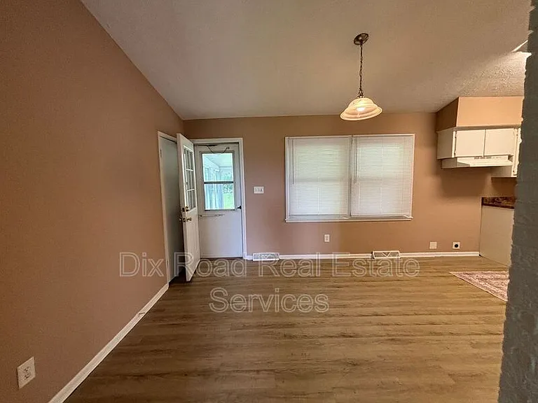 4984 State Route 122 — Photo 12