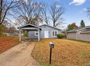2405 Buttonwood Ct, Florissant, MO 63031