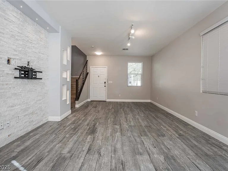 2647 Good Fellows St — Photo 6