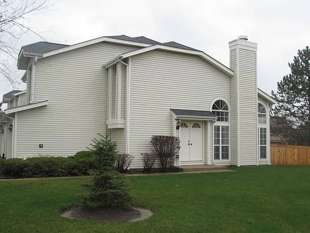 838 Newbury Ct — Photo 5