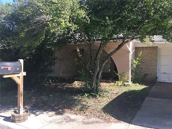 2nd image of 10 Westglen Pl