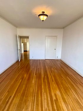 5th image of 3720 Scott St APT 203