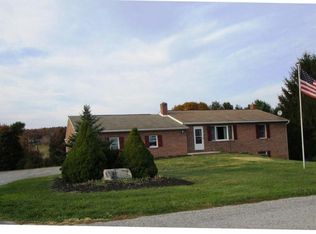 2944 Holley Rd, Glen Rock, PA 17327