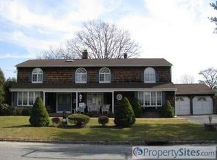 190 Cedar Shore Dr, Massapequa, NY 11758