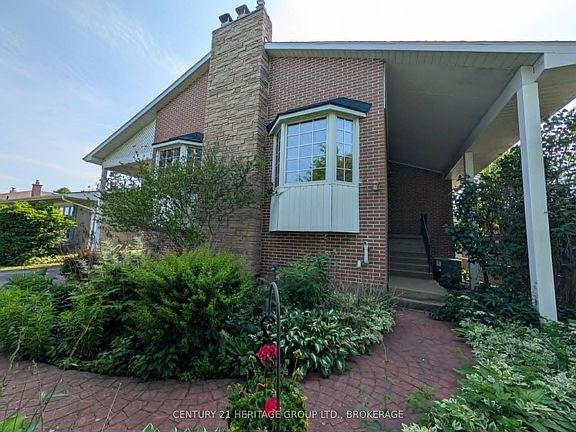 3rd image of 20 Oakridge Ave