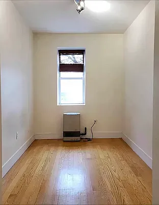 Rented by EXR | media 9