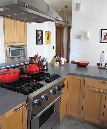 Kitchen / Viking Range