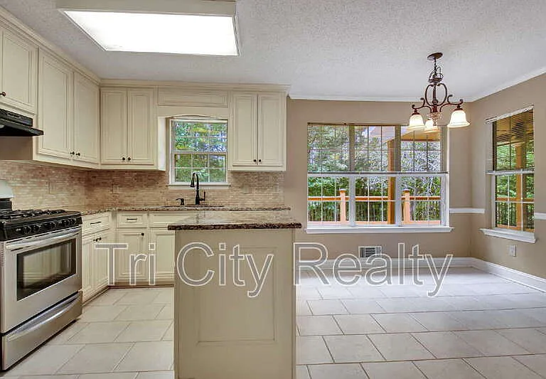 49 Montrose Ln — Photo 36