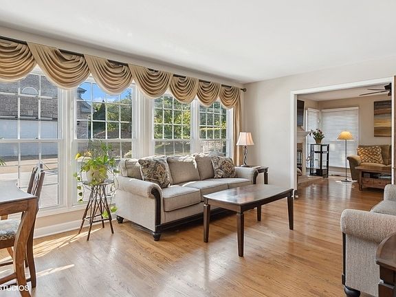 4th image of 310 Wentworth Cir