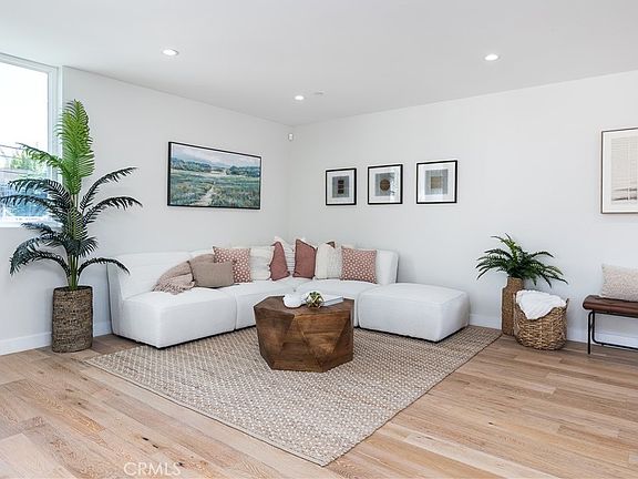 5th image of 2824 Rowena Ave #C