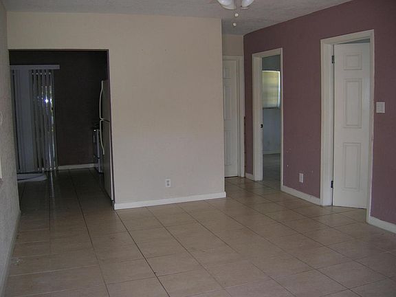 4th image of 4116 Greenwood Ave