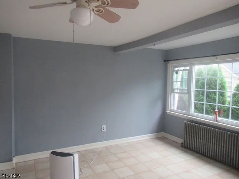 137 Thompson Ave — Photo 2