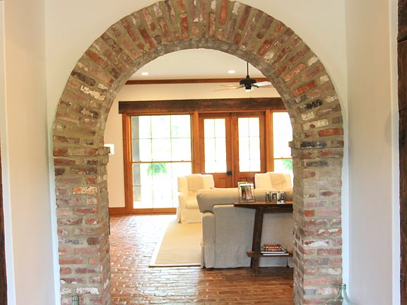 4th image of 2120 Holly Creek Dr
