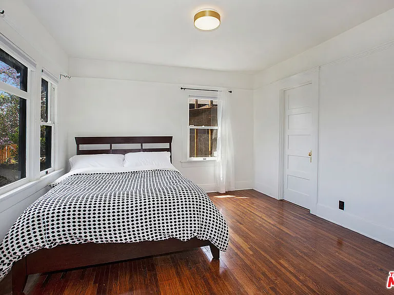 1421 N Alvarado St — Photo 16