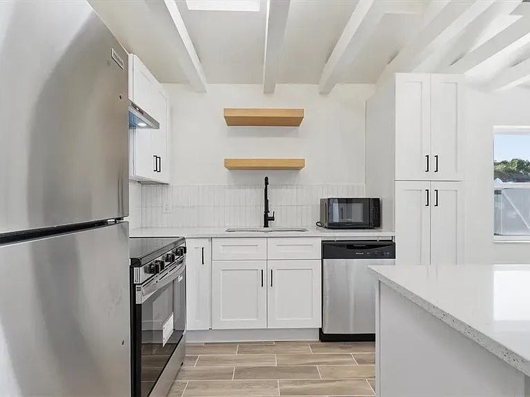 1734 Maryland Ave NE — Photo 8