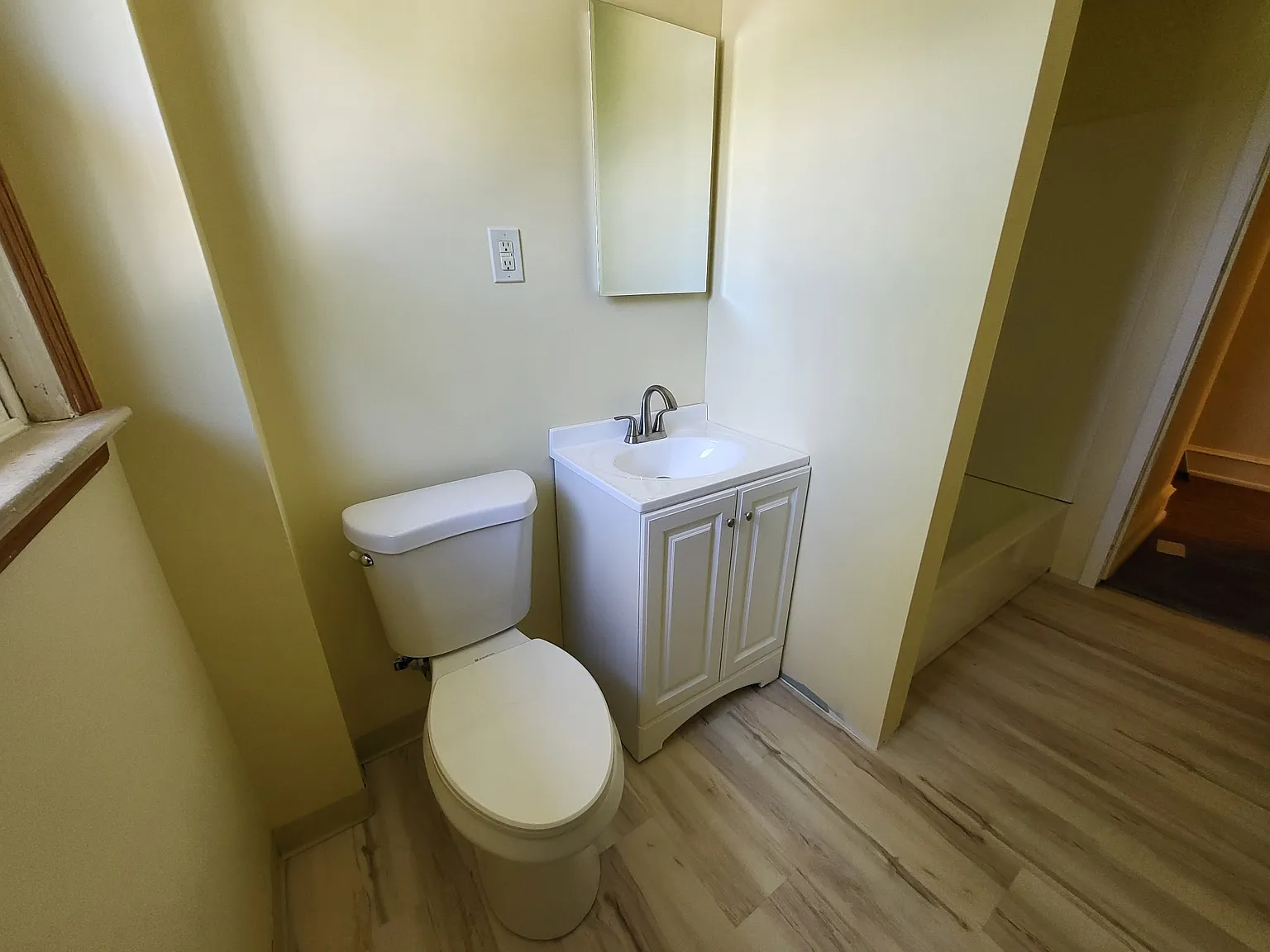 72 E Walnut St — Photo 3