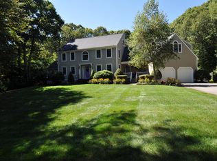 17 Magnolia Dr, Rockland, MA 02370