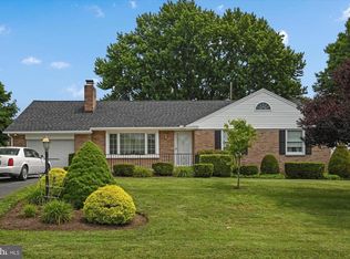 21 Homestead Dr, Lancaster, PA 17602