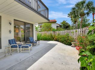 5761 Fox Hollow Dr APT B, Boca Raton, FL 33486