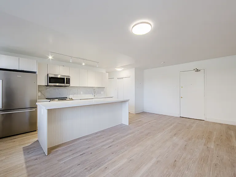 111 Cosburn Ave — Photo 10