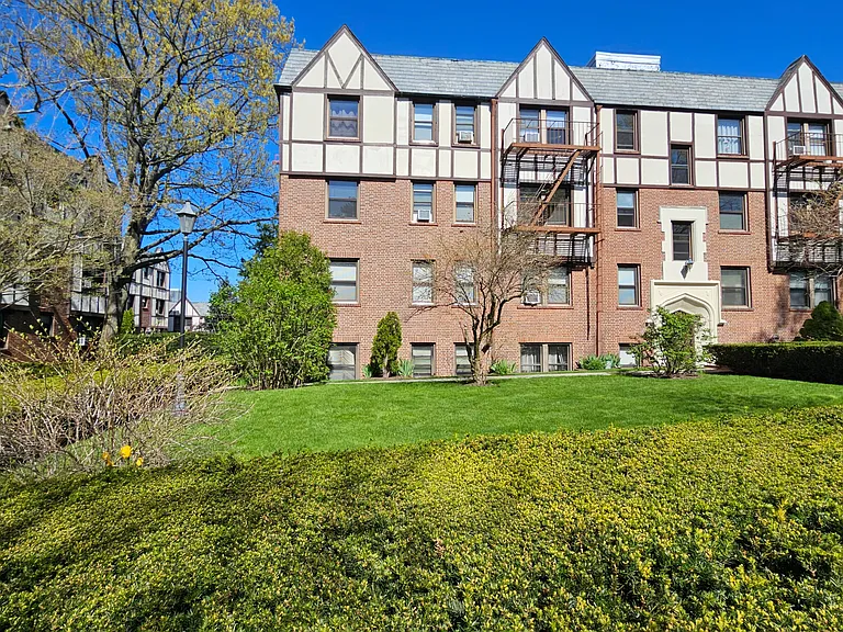 3 Greenridge Ave #D7 — Photo 5
