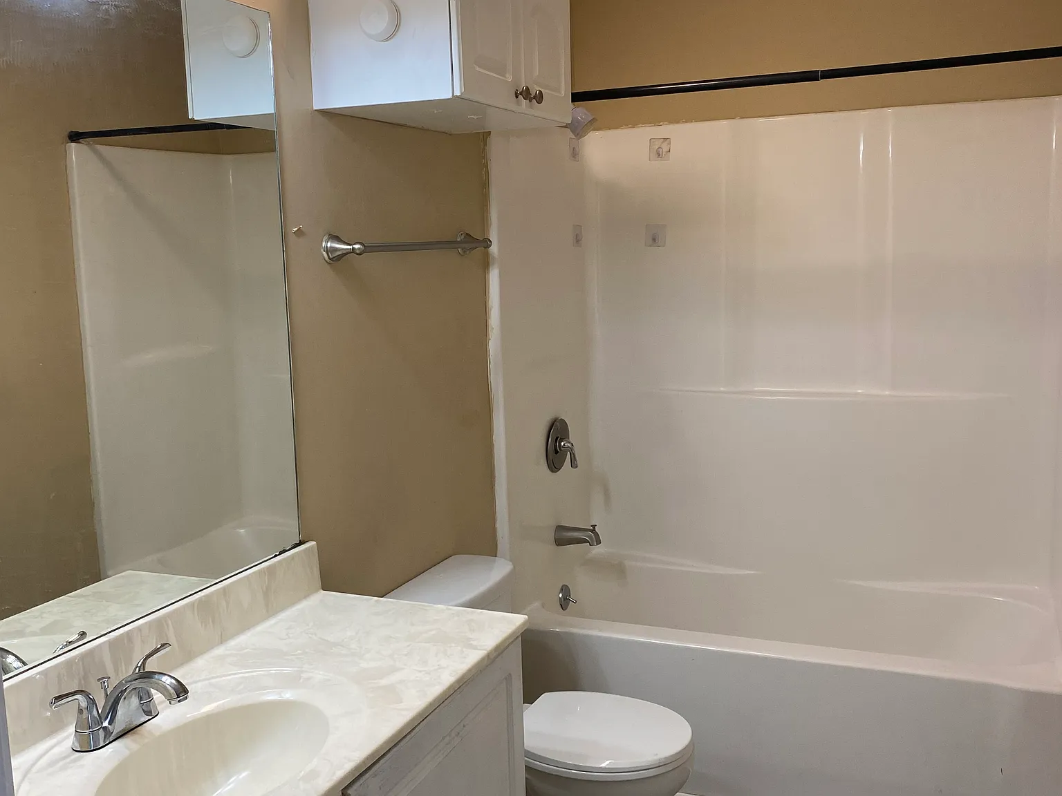 3 bed, 1446 sqft, $1,650 — Photo 3