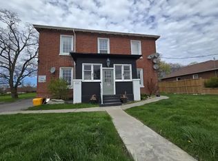 610 Dundas St W #1, Whitby, ON L1N 2N2