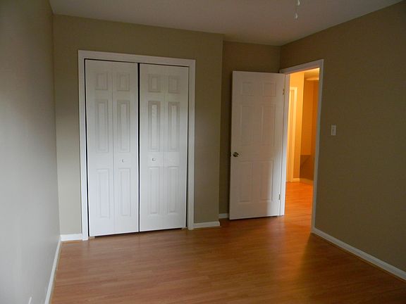 2nd image of 417 Hustings Ln Unit E