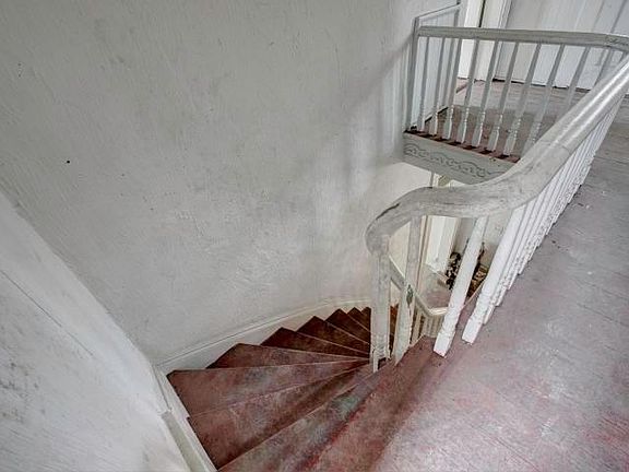 3rd image of 122 Griffin Ave