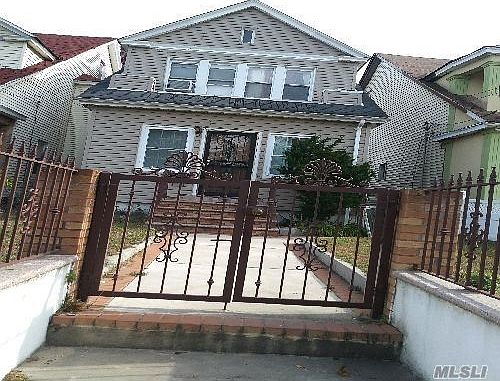 2nd image of 1374 Dickens St