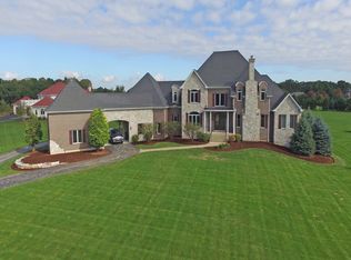 3416 Deep Wood Dr, Crystal Lake, IL 60012