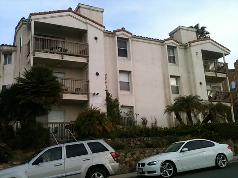 5720 — Photo 1